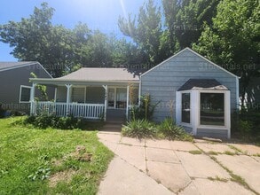 Building Photo - 1043 N Dellrose Ave