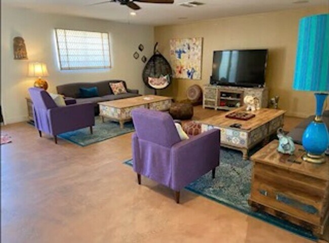 Foto del edificio - 46755 Highland Palms Dr