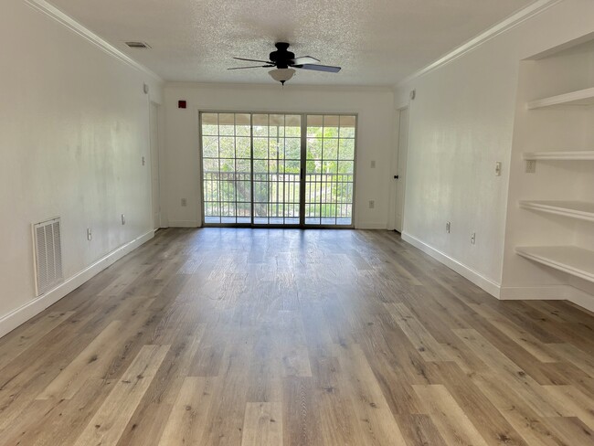 Building Photo - 3216 Clubside Dr