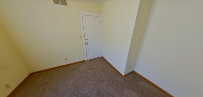 Foto del edificio - 3D Tour Available - 2 Blocks from KSU Campus + Washer & Dryer + Off-Street Parking! Available Aug...