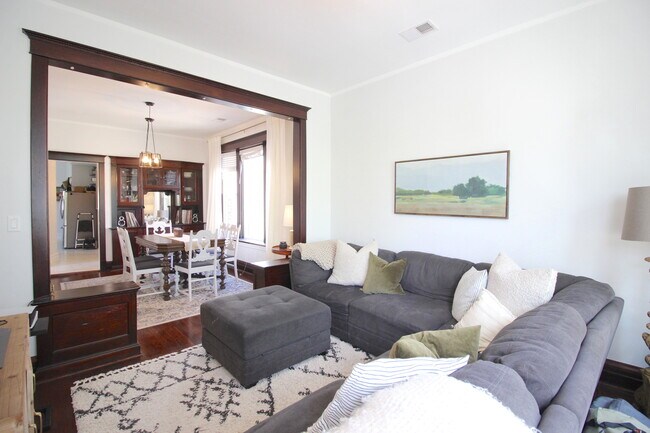 Foto del edificio - 2502 N Ridgeway Ave