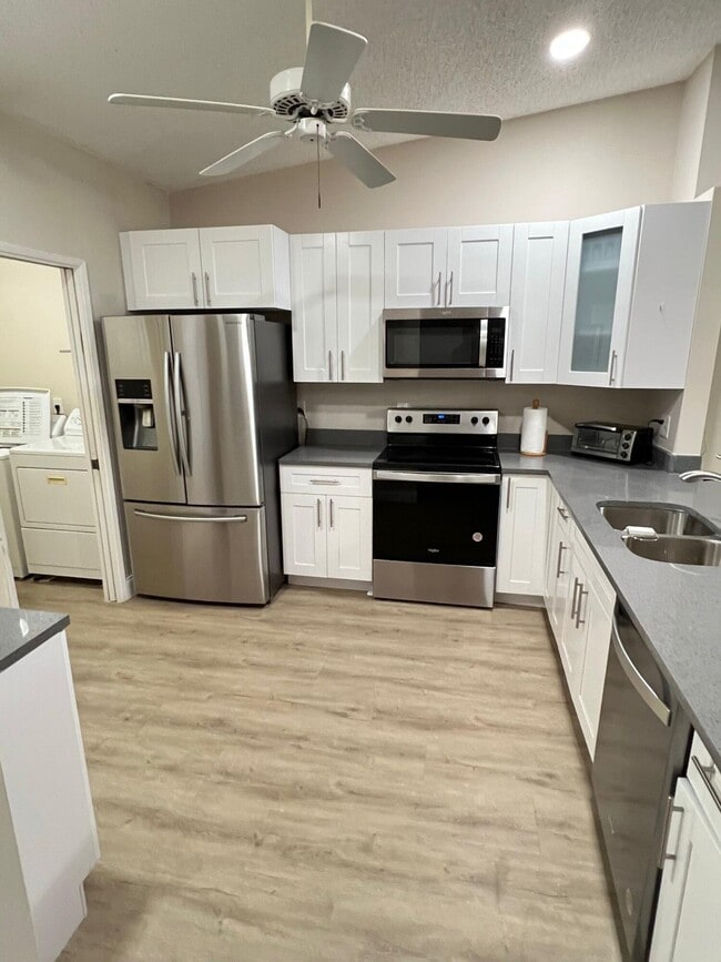 Building Photo - 18560 Sunburst Ln