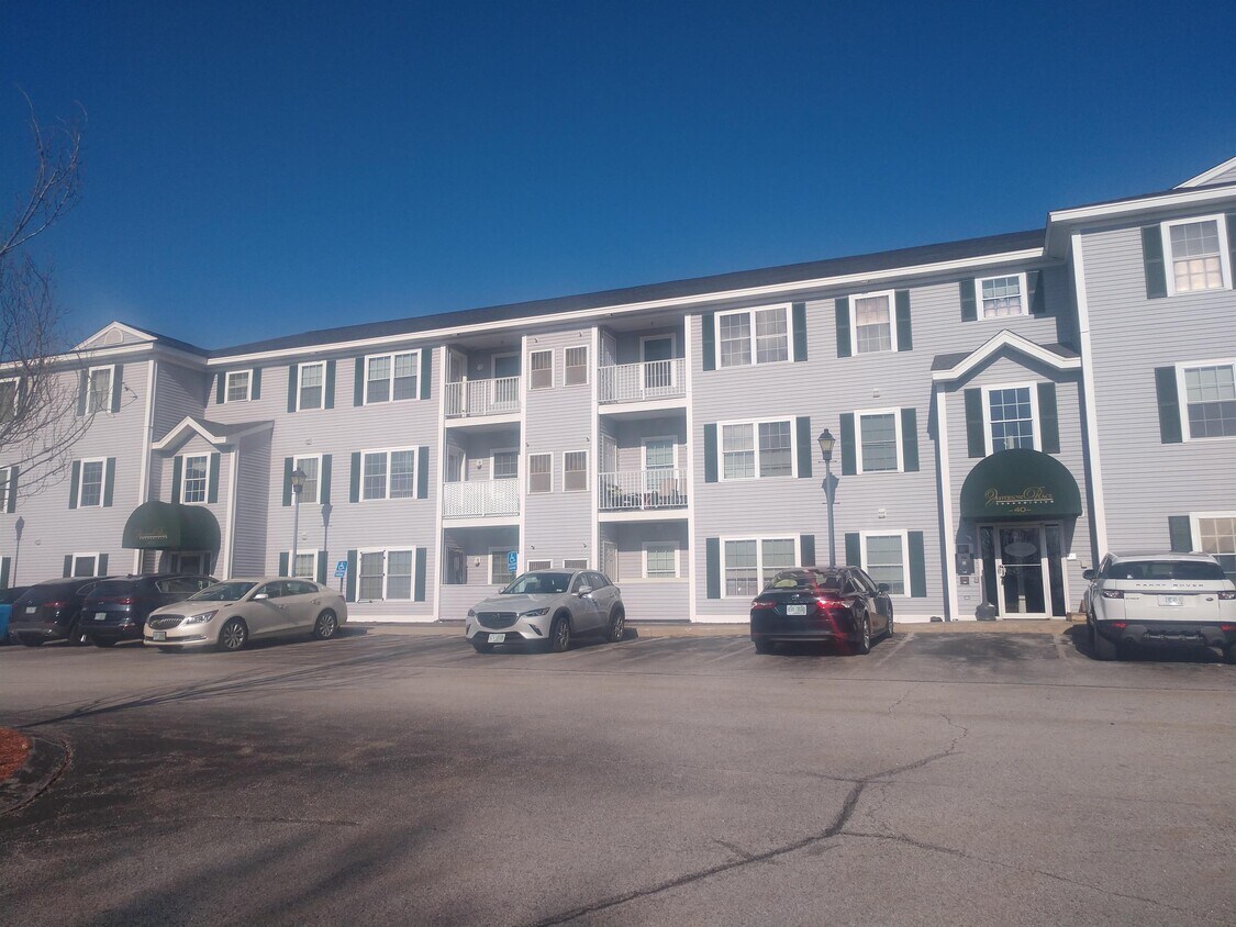 40 Eastern Ave Unit 101, Manchester, NH 03104 Condo for Rent in
