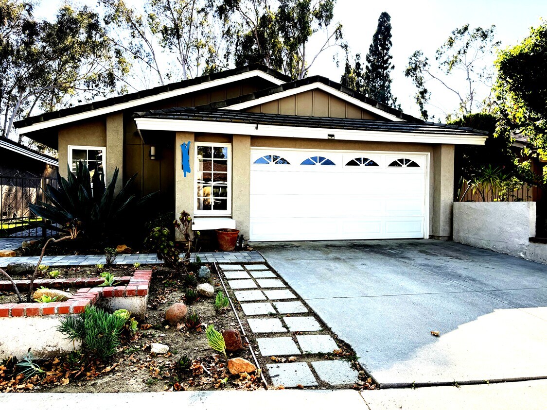 Foto principal - 25041 Sunset Pl W