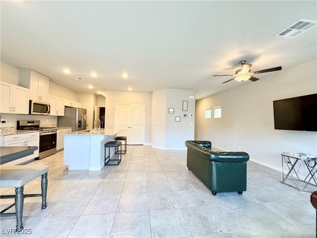 Building Photo - 7848 Pink Opal Ave