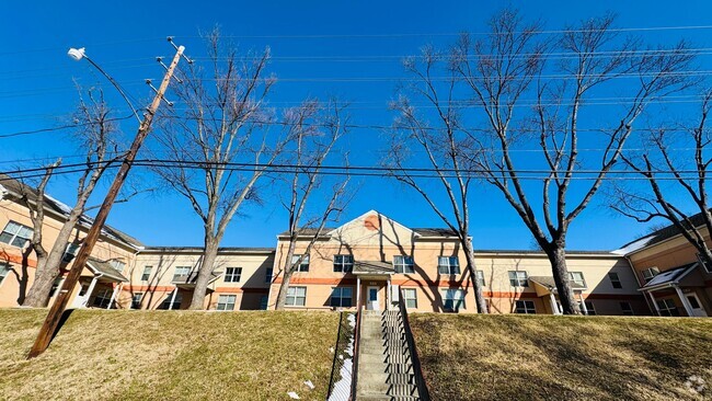 Building Photo - Skyline Vista Apartments