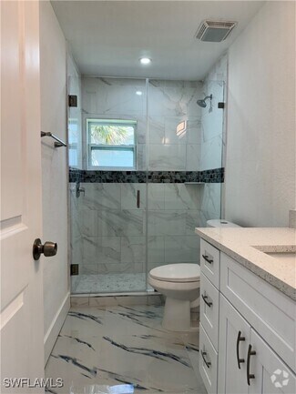Building Photo - 335 SW 48th Terrace