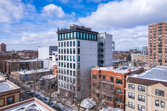 Building Photo - 550 Wellington Ave