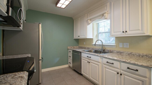 Foto del edificio - 12921 Rosemont St