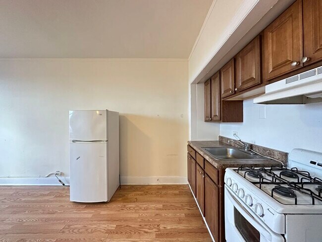 Foto del edificio - 3335 W Diversey Ave