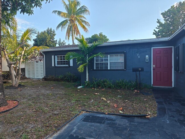 Building Photo - Charming 3-Bed, 2-Bath Pool Home for Rent – North Miami Beach