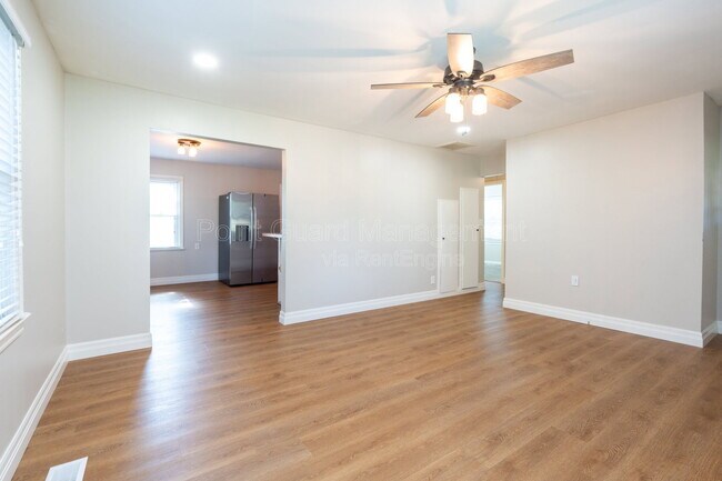 Foto del edificio - 547 N Custer St