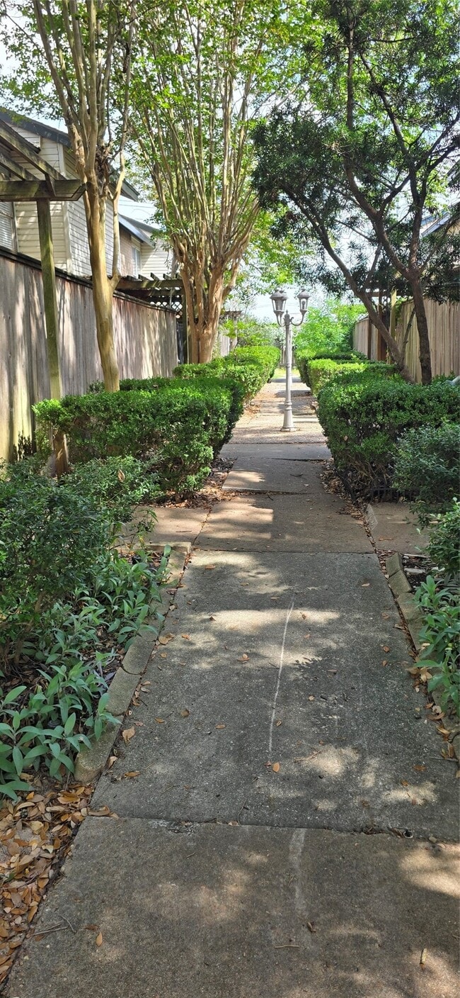 Building Photo - 7918 Prestwood Dr