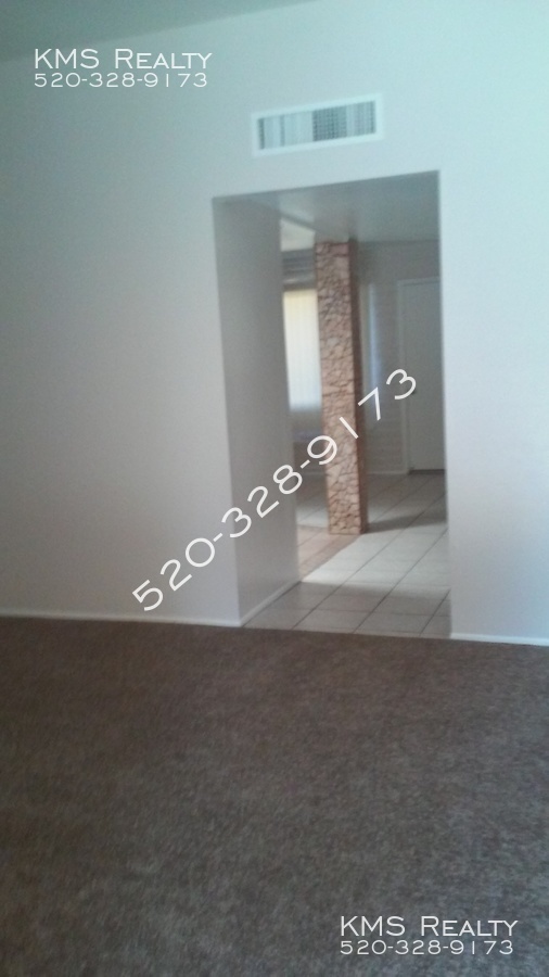 Building Photo - 2 Bedroom 2 Bath (OWNER / AGENT)