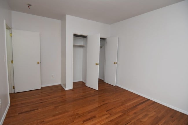 Building Photo - 975 Walton Ave