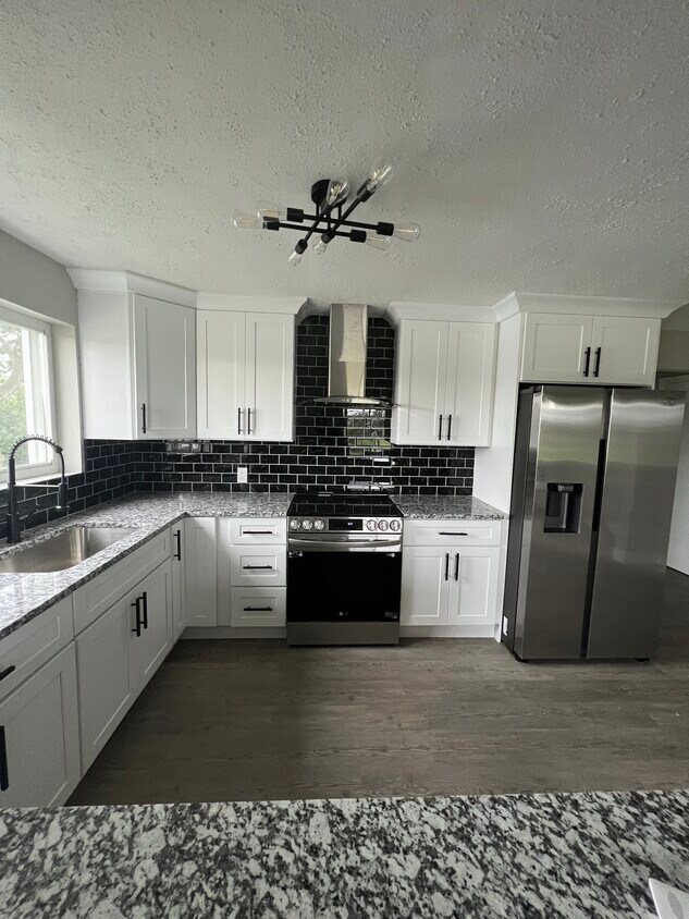 AUBURN LIVING, LLC Apartments in Auburn Hills, MI