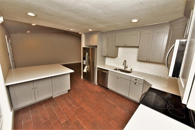 Foto del edificio - 2703 E Wentwood Dr