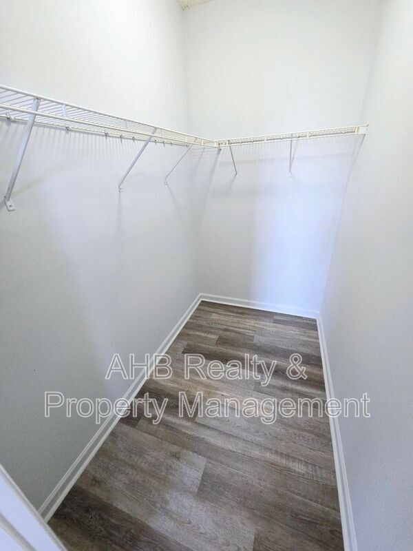 Building Photo - 3009 Winston Dr