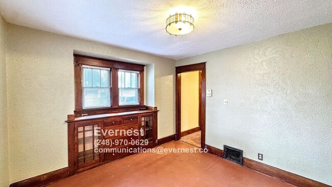 Foto del edificio - 2346 Ward St