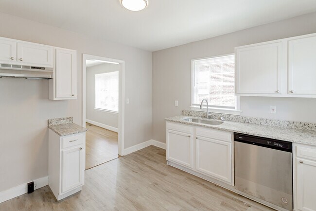 Building Photo - NOW OFFERING HALF OFF THE FIRST FULL MONTH...