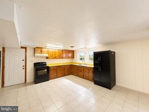 Building Photo - 7213 Adelphi Rd