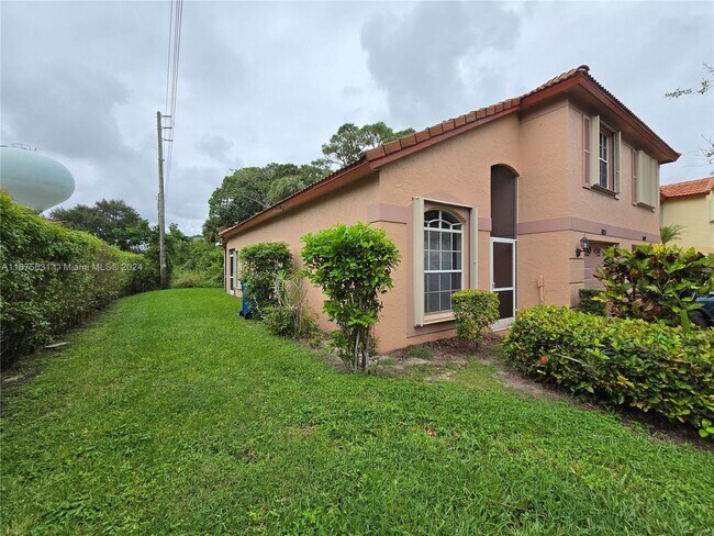 Building Photo - 1051 Via Jardin