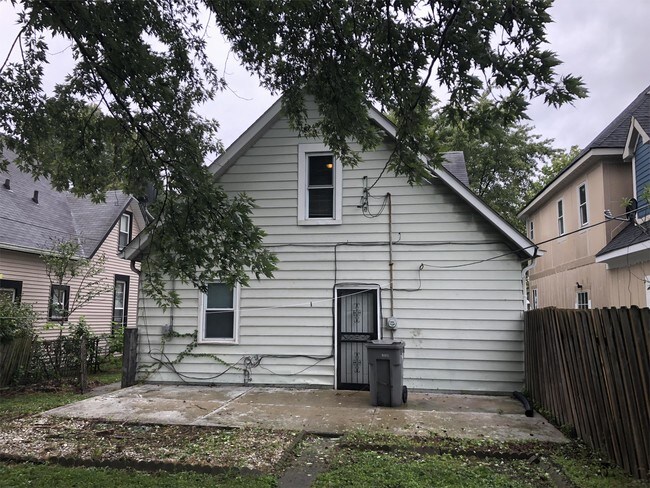 Building Photo - 761 N Tremont St