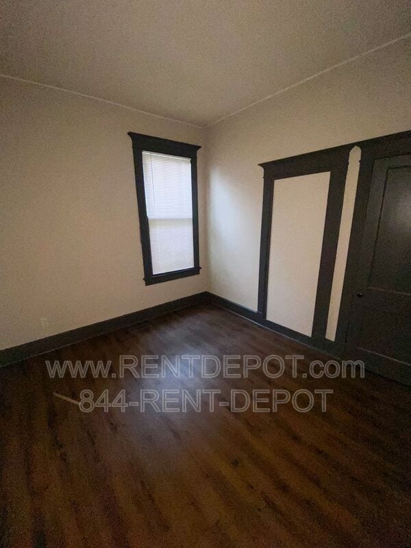 Building Photo - 613 Monroe Ave