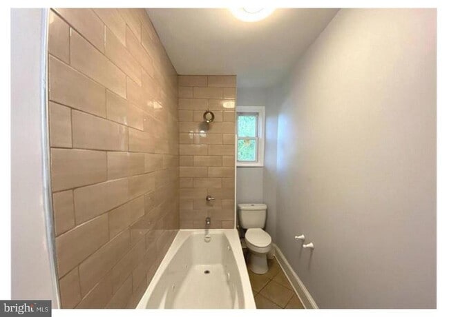 Building Photo - 775 S Front St