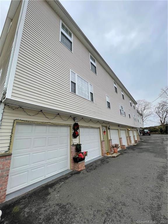 1901 E Main St Unit 5, Bridgeport, CT 06610 Condo for Rent in Bridgeport, CT