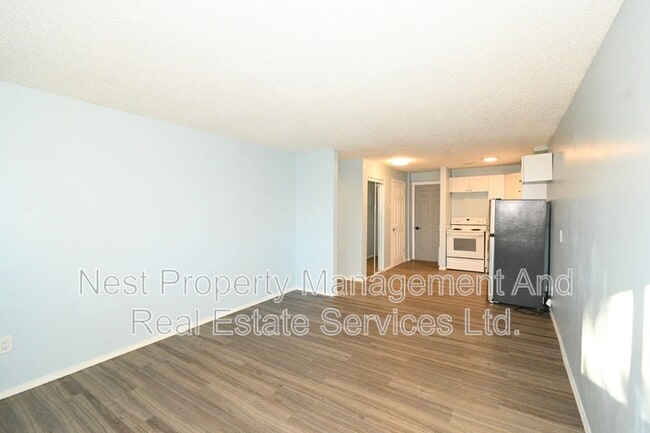 Building Photo - 139 Conveyor St