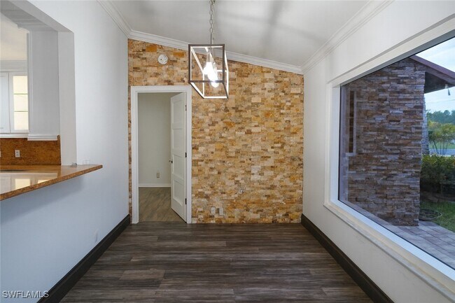 Foto del edificio - 5556 32nd Ave SW