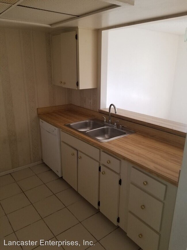 Foto del edificio - 8419 Camden St