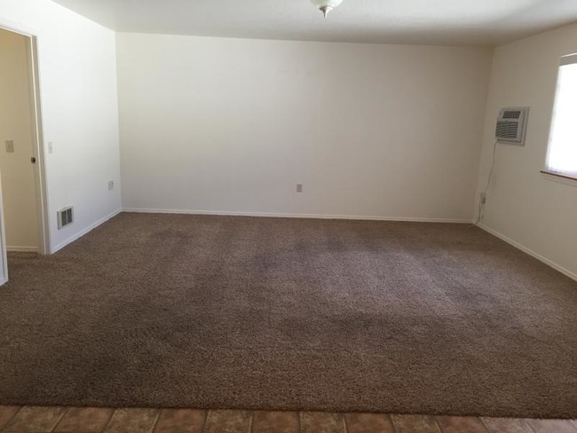 Foto del edificio - 507 E 8th St