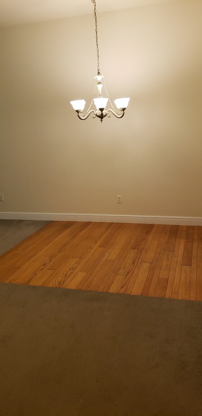 dining area - 2488 Boston Post Rd