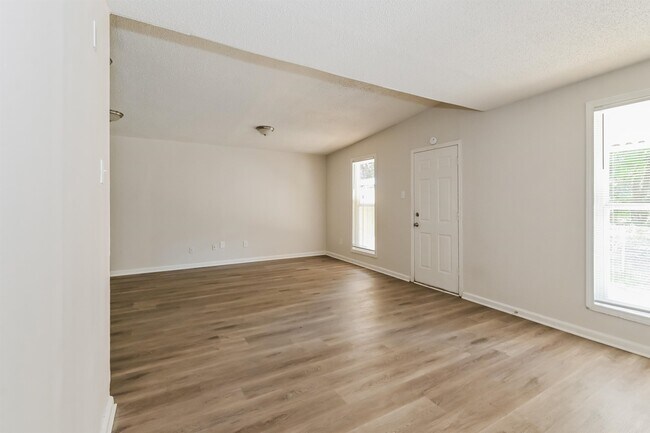 Foto del edificio - 3046 S Edgeware Rd
