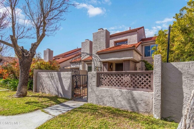 Building Photo - 646 Via Colinas