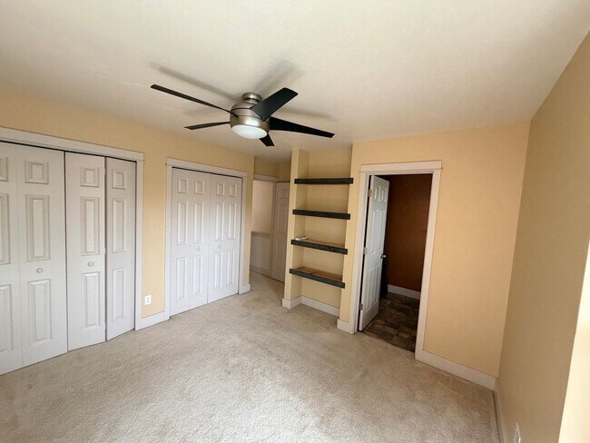 Foto del edificio - Beautiful West Side Townhome- Ready for Move In