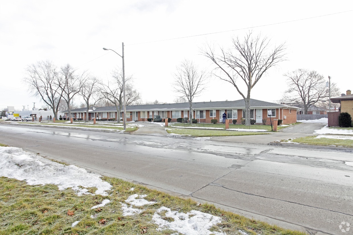 22444 Kelly Rd, Eastpointe, MI 48021 Apartments in Eastpointe, MI