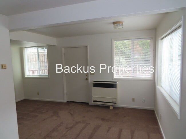 Building Photo - 900 Major Sherman Ln