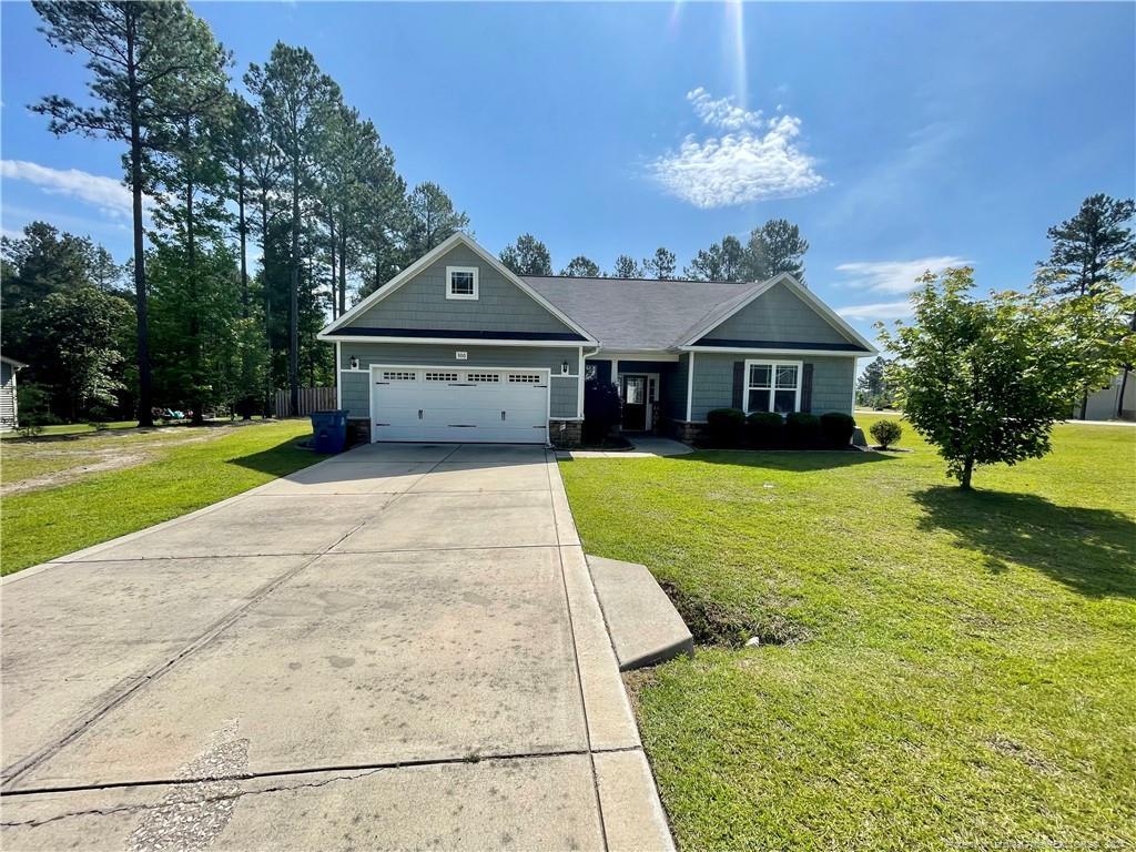 Foto principal - 300 Almond Dr