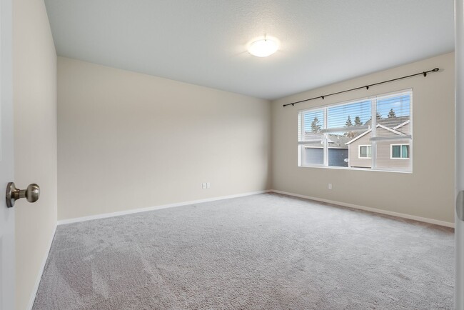 Foto del edificio - Beautiful Newer Build 5 Bed 3 Bath Beaverton Rental Home!