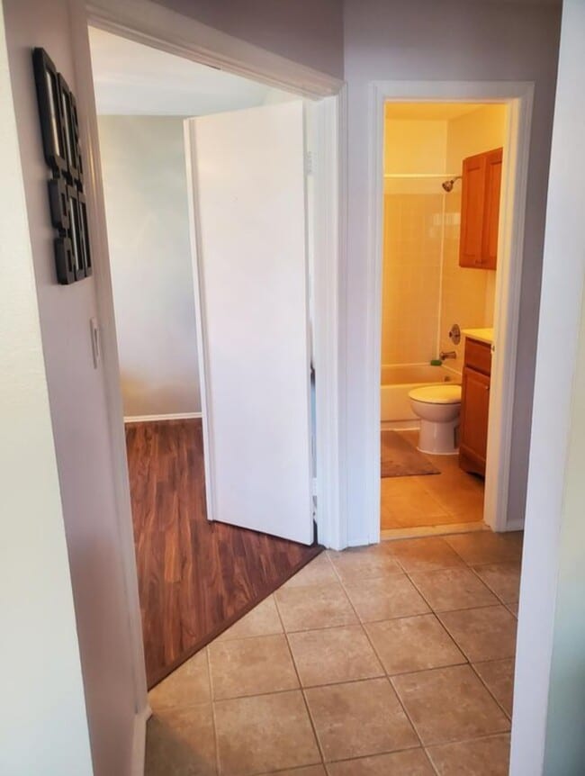 Foto del edificio - 452 Tournament Dr