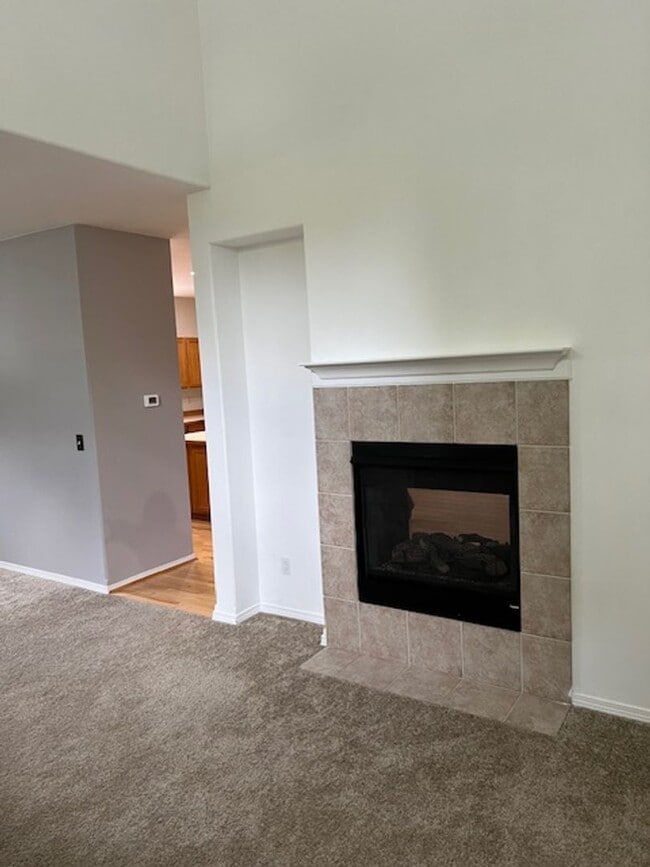 Foto del edificio - Lakeland Hills 2 Story, 4 Bed, 2.5 Bath Ho...