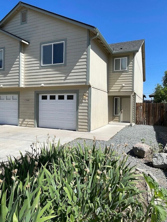 1306 Kimmerling Rd Unit B, Gardnerville, NV 89460 Room for Rent in