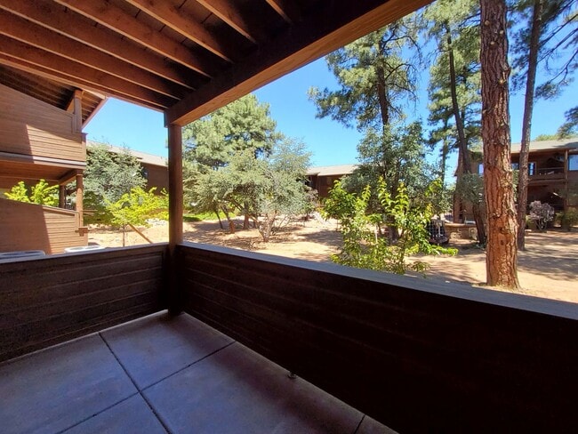 Building Photo - Newer 2 bed / 2 bath Bison Cove Condo