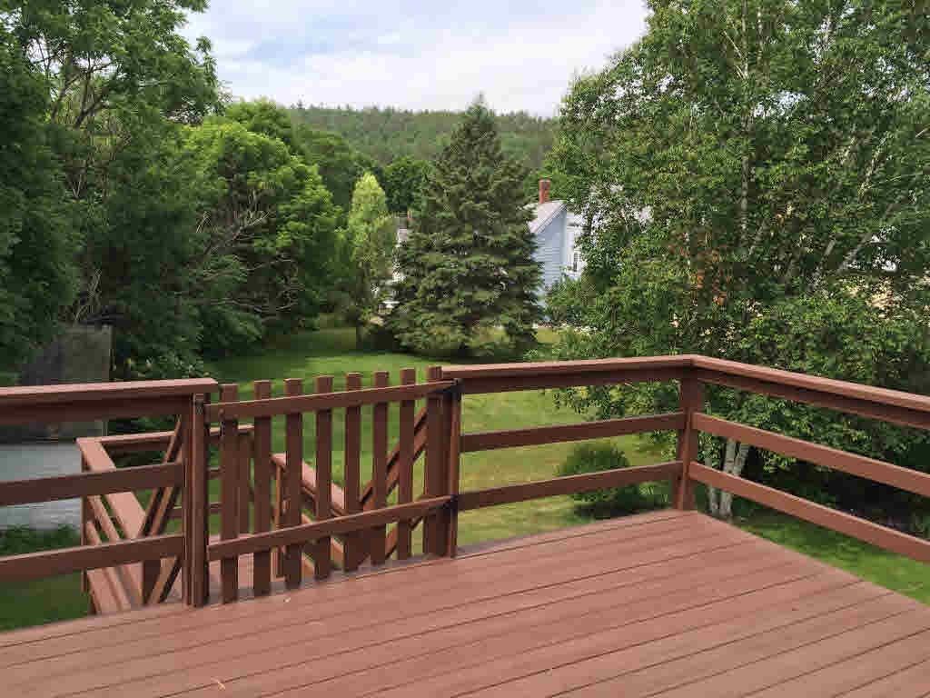 Large Private Deck - 12 Highland Pl