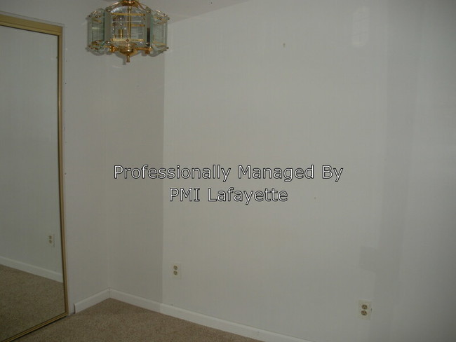 Foto del edificio - 656 N Columbia St