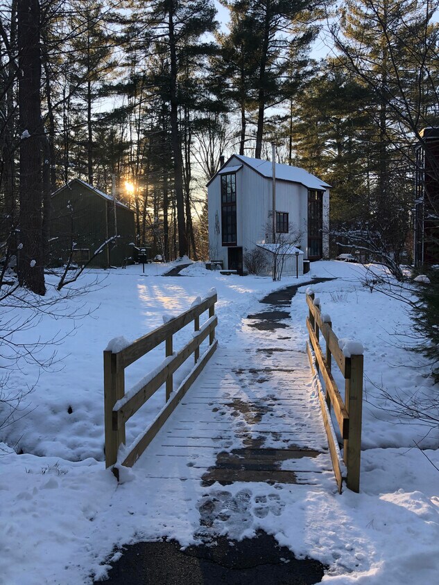 Foto principal - 87 Crossbrook Ave