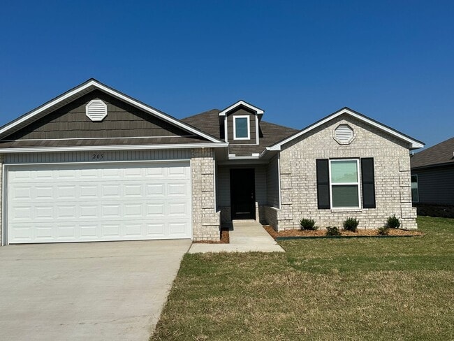 Building Photo - *Pre-leasing* Three Bedroom | Two Bath Hom...
